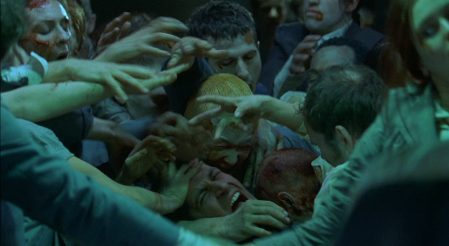 Zombies stürzen sich auf ein Teammitglied: Wie bei George Romero